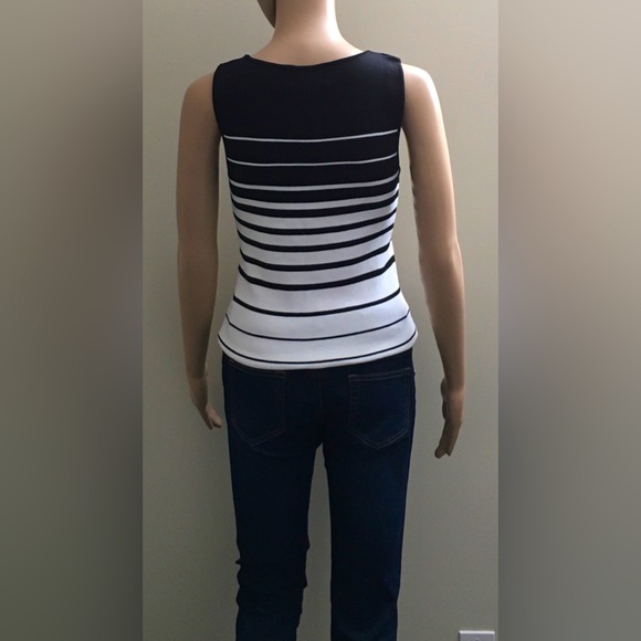 Finity - Picture 3 of 3